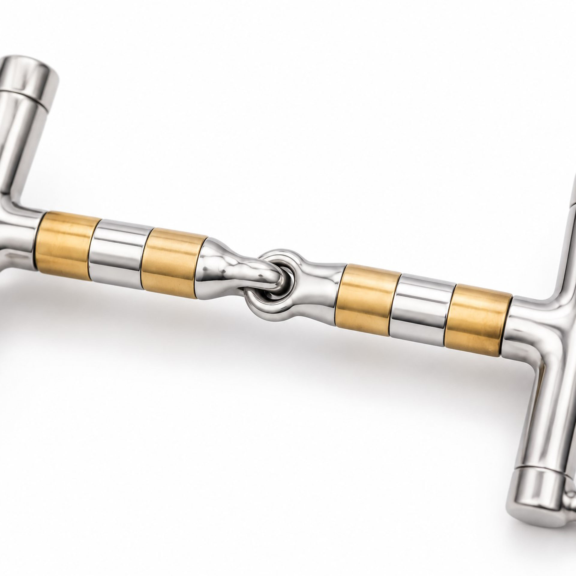 copper roller dee ring snaffle bit for fixed cheek contact